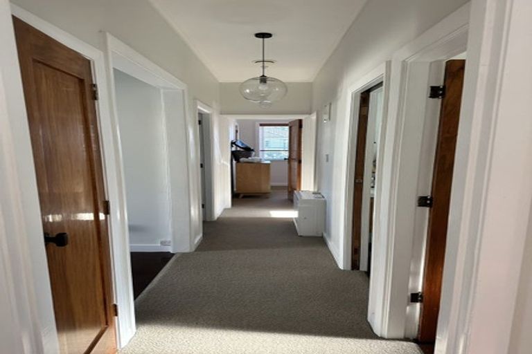 Photo of property in 10 Wayside, Miramar, Wellington, 6022