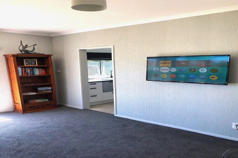 Photo of property in 12 Scott Street, Moturoa, New Plymouth, 4310