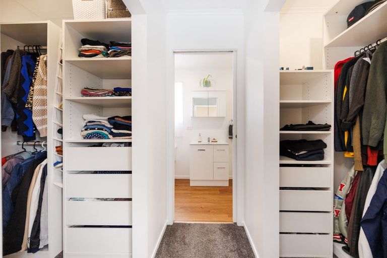 Photo of property in 28 Raglan Avenue, Cloverlea, Palmerston North, 4412