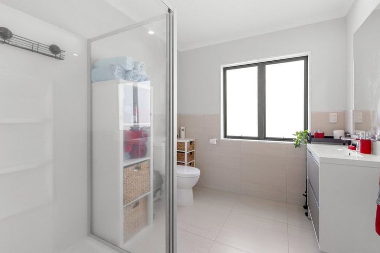 Photo of property in 76 Whenuapai Drive, Whenuapai, Auckland, 0618