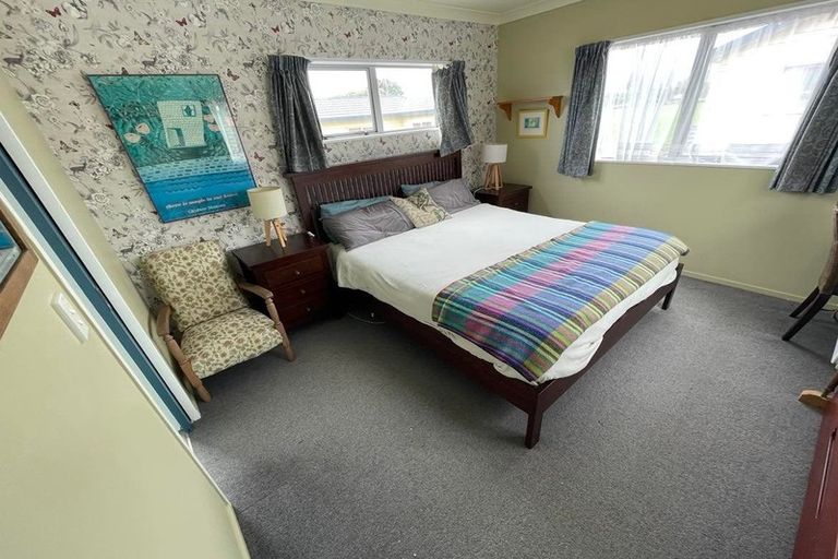 Photo of property in 10 Pohutukawa Grove, Titahi Bay, Porirua, 5022