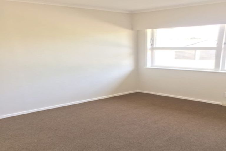 Photo of property in 22 Sorrel Crescent, Bucklands Beach, Auckland, 2012
