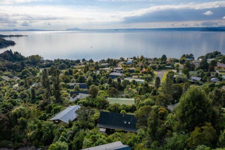 Photo of property in 27 Hauraki Terrace, Pukawa Bay, Turangi, 3381