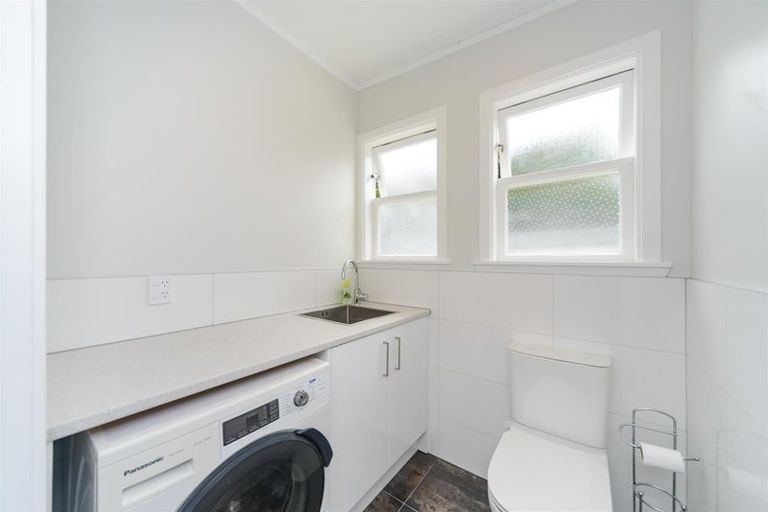 Photo of property in 9 Bull Street, Bulls, 4818