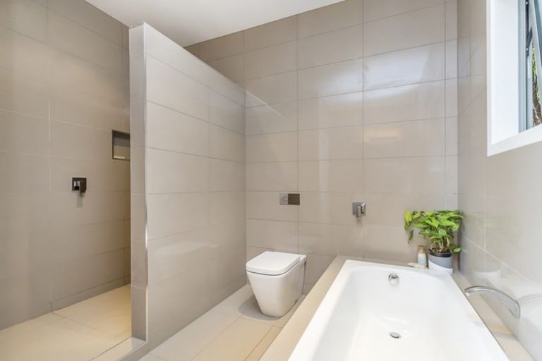 Photo of property in 85e Seatoun Heights Road, Seatoun, Wellington, 6022