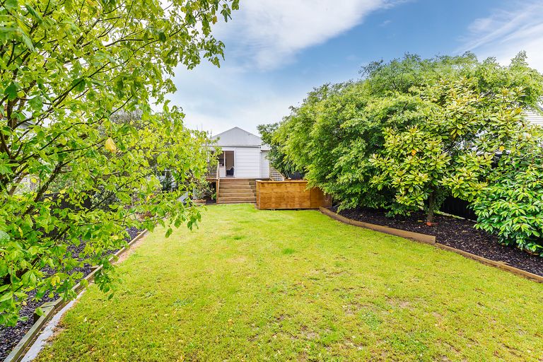 Photo of property in 12 Stephen Street, Johnsonville, Wellington, 6037