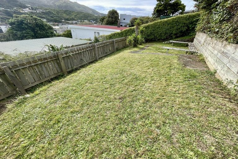 Photo of property in 46 Hinau Street, Tawa, Wellington, 5028