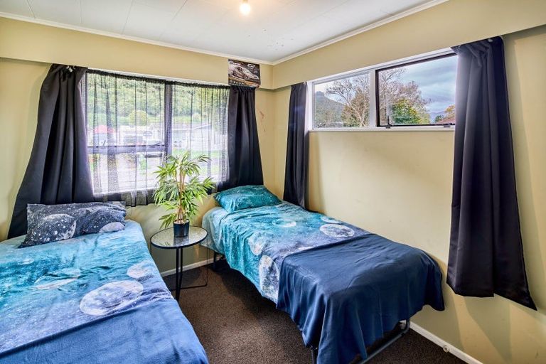 Photo of property in 14 Indiana Grove, Totara Park, Upper Hutt, 5018