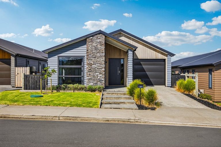 Photo of property in 54 Paparahi Place, Wainui, Silverdale, 0992