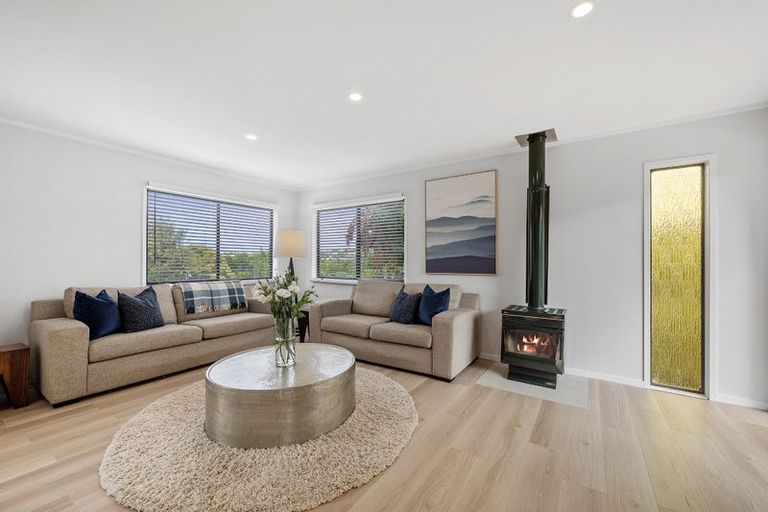 Photo of property in 8 Oldham Place, Browns Bay, Auckland, 0630