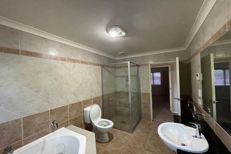 Photo of property in 9 Elwyn Close, Flat Bush, Auckland, 2016