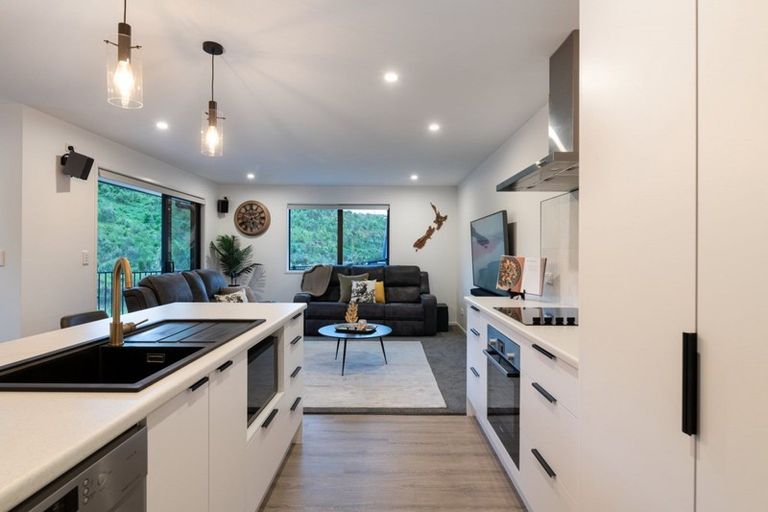 Photo of property in 105 Whakaturou Crescent, Pyes Pa, Tauranga, 3112