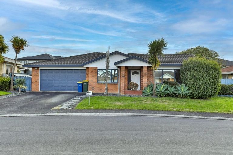 Photo of property in 13 Jeffery Reeve Crescent, Ranui, Auckland, 0612