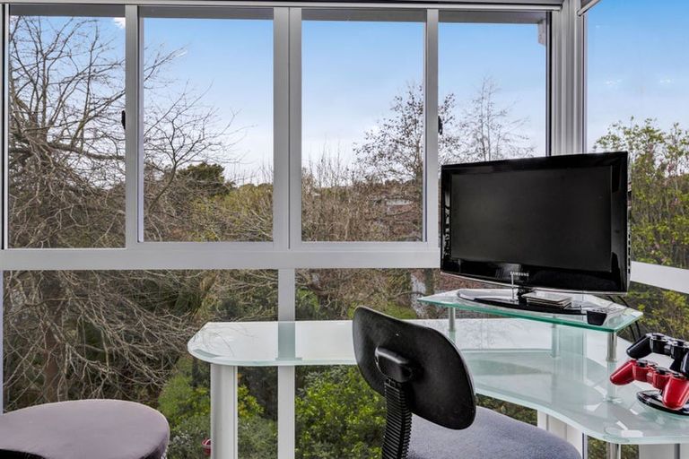 Photo of property in 54 Karina Road, Merrilands, New Plymouth, 4312