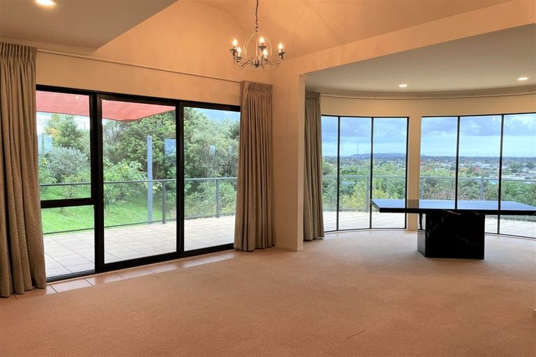 Photo of property in 75 Churchill Drive, Taradale, Napier, 4112