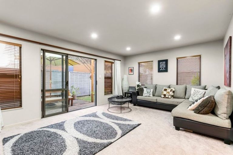 Photo of property in 11/48 Schnapper Rock Road, Schnapper Rock, Auckland, 0632