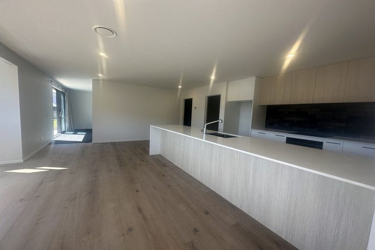 Photo of property in 77 Drysdale Road, Jacks Point, 9371