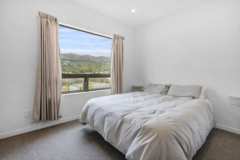 Photo of property in 2/7 Handyside Street, Tawa, Wellington, 5028