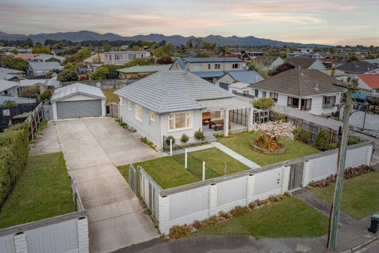 Photo of property in 8 Pandora Street, North New Brighton, Christchurch, 8083