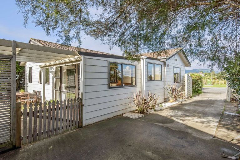 Photo of property in 133 Weggery Drive, Waikanae Beach, Waikanae, 5036