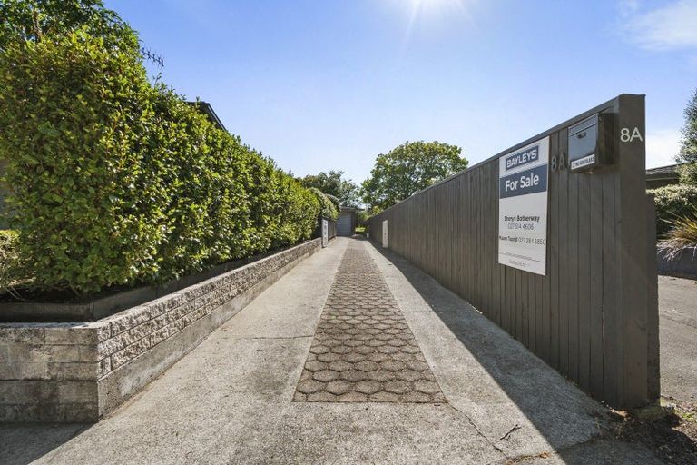 Photo of property in 8a Earl Place, Hokowhitu, Palmerston North, 4410