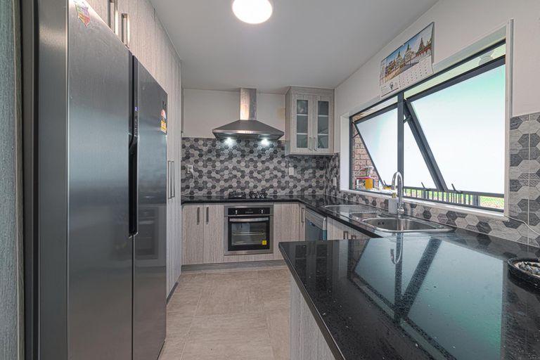 Photo of property in 52d Arimu Road, Papakura, 2110