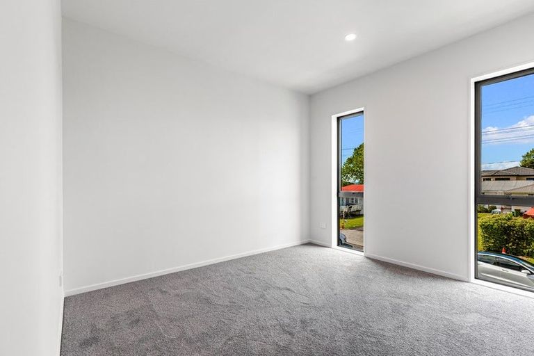 Photo of property in 1/22 Coniston Avenue, Te Atatu South, Auckland, 0610