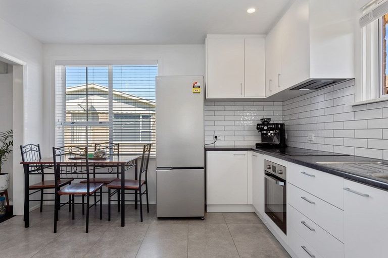 Photo of property in 3/211 Aldwins Road, Phillipstown, Christchurch, 8062