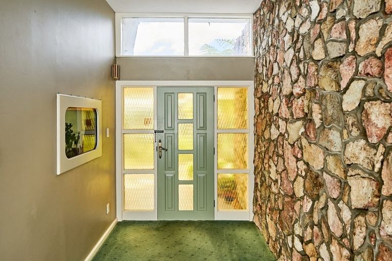 Photo of property in 570 Stokes Valley Road, Stokes Valley, Lower Hutt, 5019