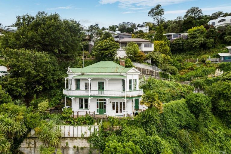 Photo of property in 2 Kowhai Road, Bluff Hill, Napier, 4110