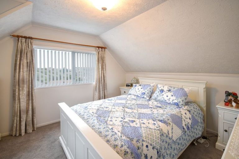 Photo of property in 105 Glenross Street, Glenross, Dunedin, 9011