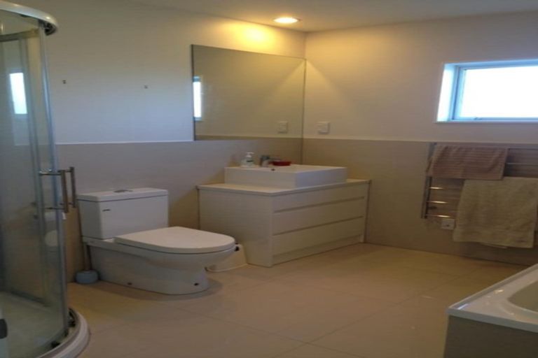 Photo of property in 28 Cosgrove Rise, Riverstone Terraces, Upper Hutt, 5018