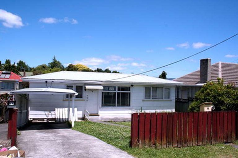 Photo of property in 4 Adriatic Avenue, Henderson, Auckland, 0612