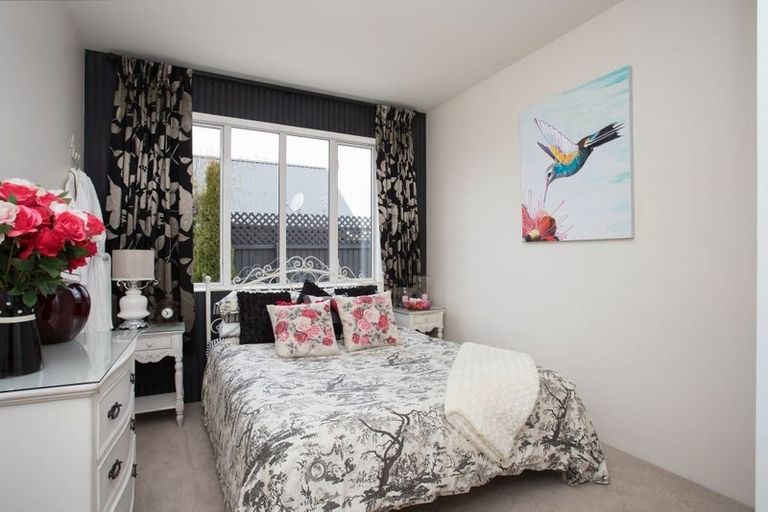 Photo of property in 8 Haddon Lane, Harewood, Christchurch, 8051