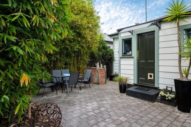 Photo of property in 2 Paradise Road, Napier South, Napier, 4110