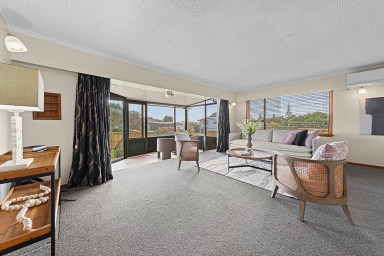 Photo of property in 36 Wairau Road, Oakura, 4314