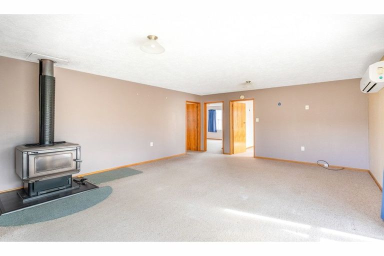 Photo of property in 66 Clifden Highway, Tuatapere, 9691