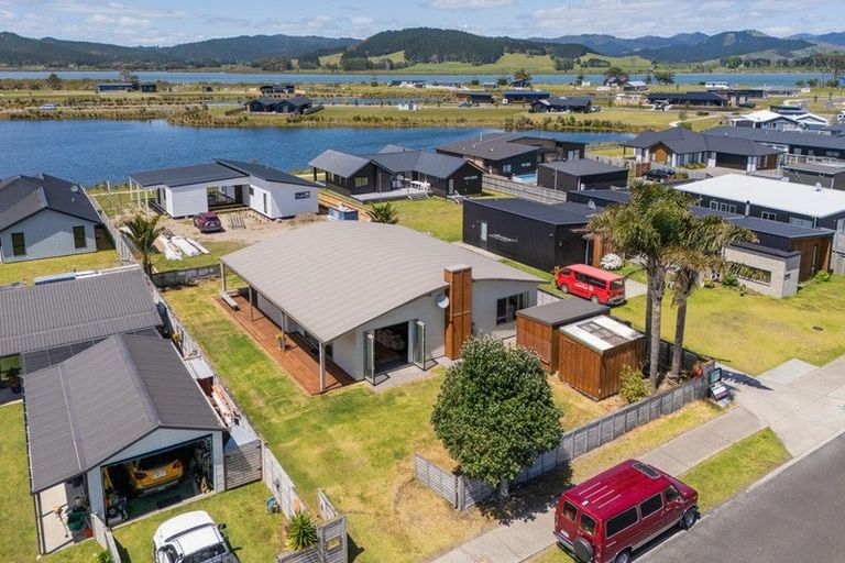Photo of property in 140 Ngaio Drive, Matarangi, Whitianga, 3592