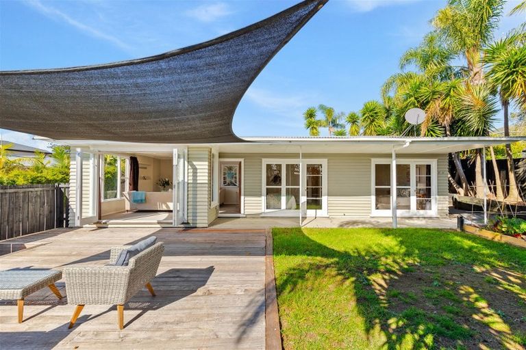 Photo of property in 1/36a Tomo Street, New Lynn, Auckland, 0600