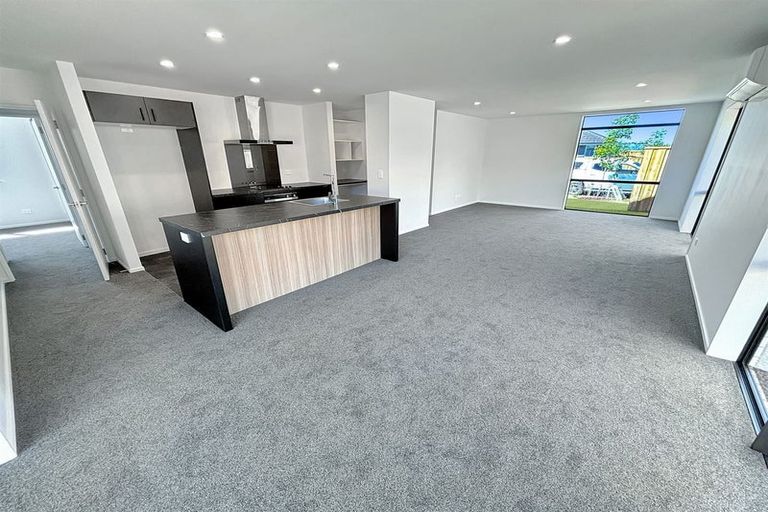 Photo of property in 10 Applegrove Crescent, Belfast, Christchurch, 8051