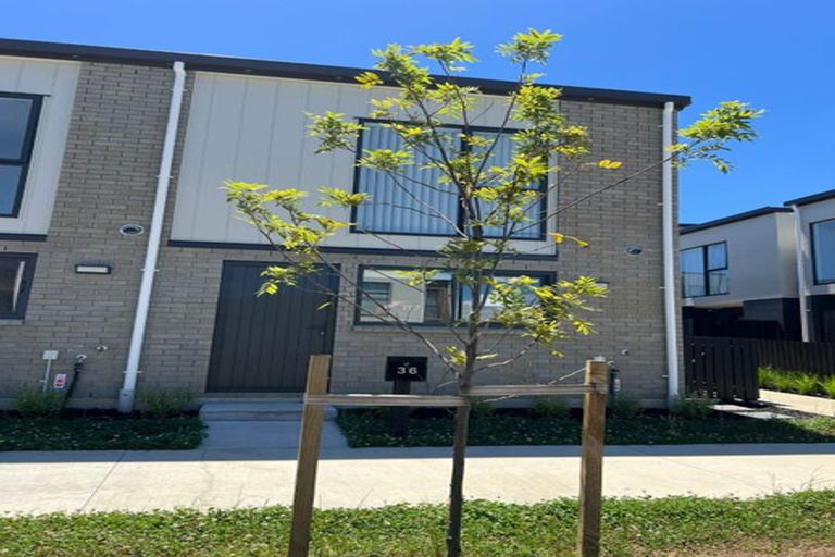 Photo of property in 36 Huri Street, Mangere Bridge, Auckland, 2022