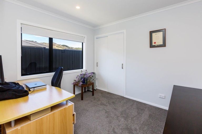 Photo of property in 16 Whitten Way, Wallaceville, Upper Hutt, 5018