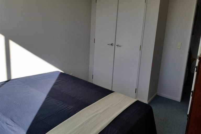 Photo of property in 5c/5 Kent Terrace, Mount Victoria, Wellington, 6011