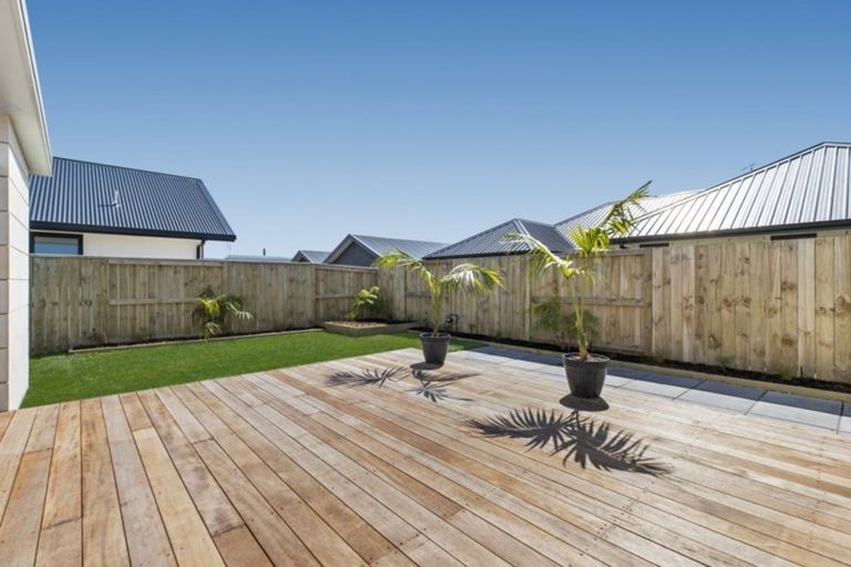 Photo of property in 105 The Boulevard, Papamoa Beach, Papamoa, 3118