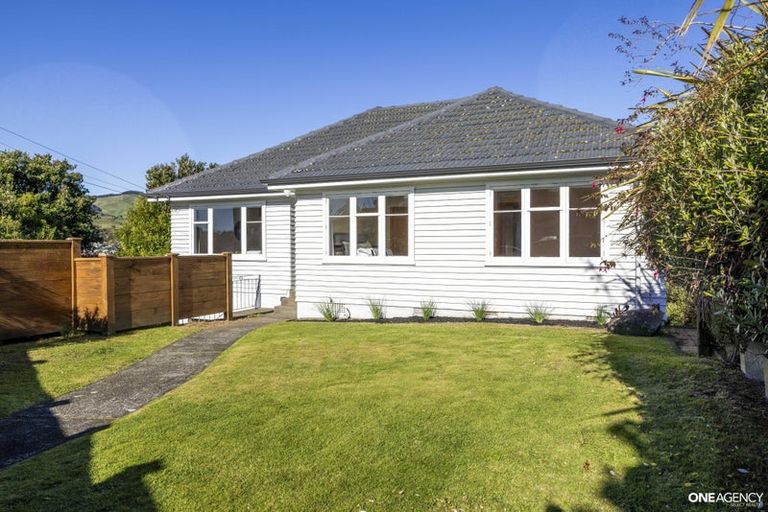 Photo of property in 9 Woodstock Terrace, Tawa, Wellington, 5028
