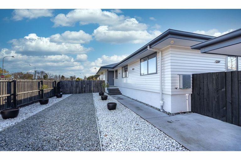 Photo of property in 76 Avondale Road, Avondale, Christchurch, 8061