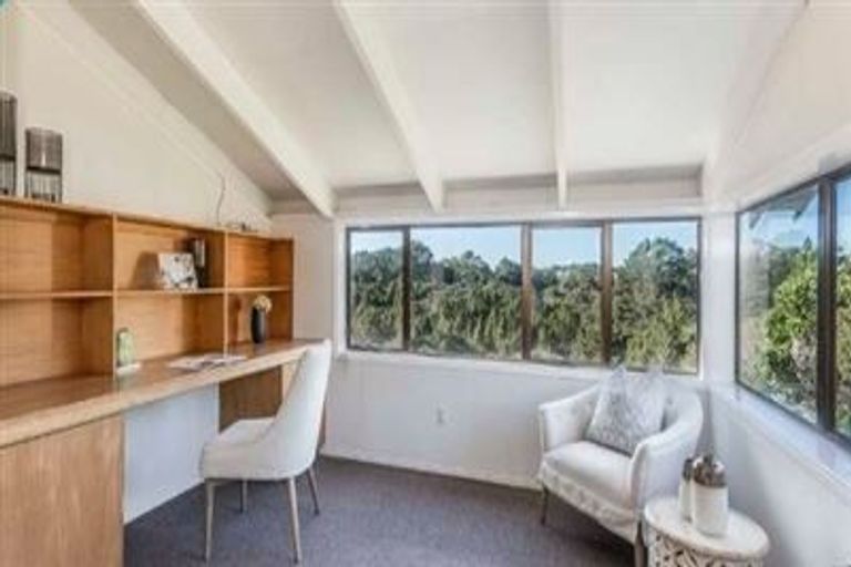 Photo of property in 1/10 Titiwai Place, Birkenhead, Auckland, 0626