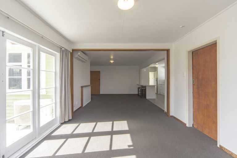 Photo of property in 5 Paul Crescent, Fairfield, Hamilton, 3214