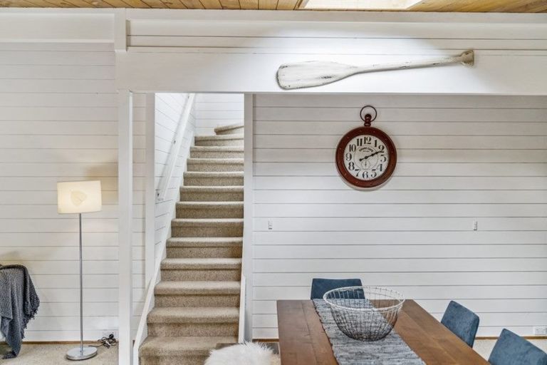 Photo of property in 98 Hadfield Street, Beach Haven, Auckland, 0626