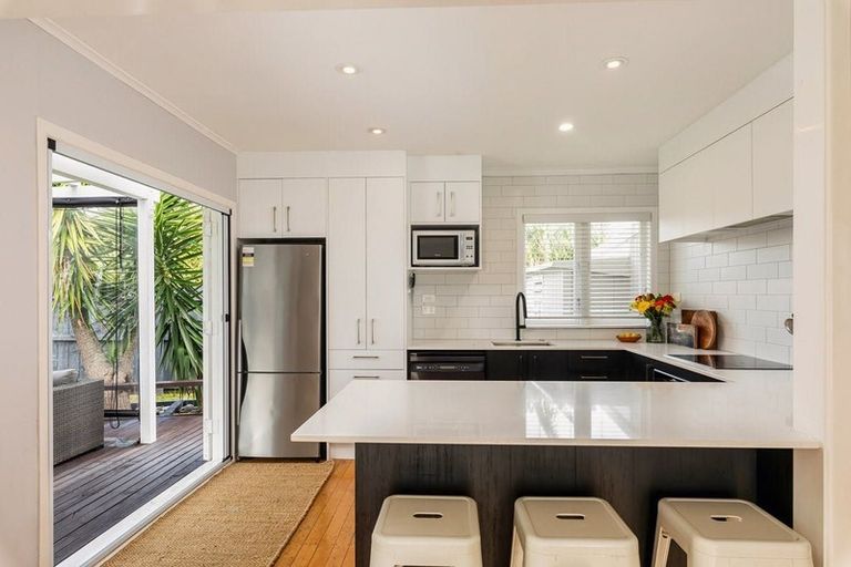 Photo of property in 41b Wallace Road, Mangere Bridge, Auckland, 2022